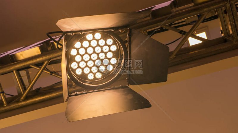 工业厂房LED照明方案：成本与效益的平衡之道**